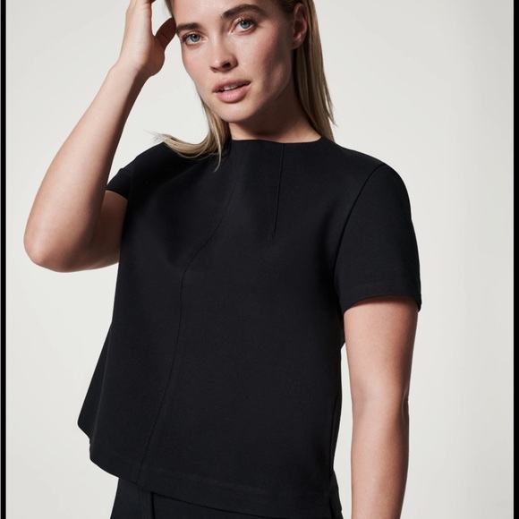 SPANX THE PERFECT FUNNEL SHORT-SLEEVE TOP IN CLASSIC BLACK - Picture 3 of 10